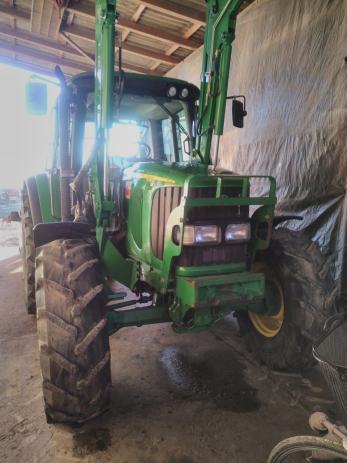 John deere 8200