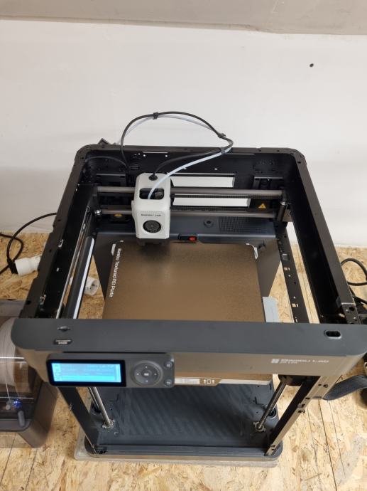 Prodajem Bambu Lab P1P 3d printer !!! 500 eura