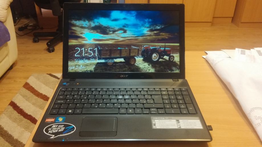 Acer Aspire 5552 (procesor 3 jezgre,DISK 500GB, 8GB RAM-a, WIN8.1)