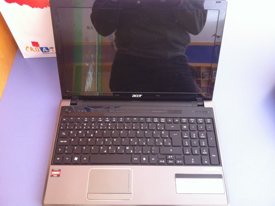 5553g acer не включается