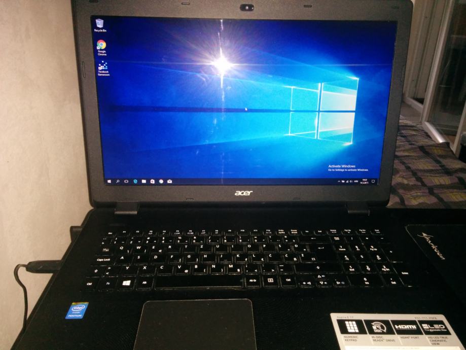 Acer aspire E17 Model ES1-711-P9FB