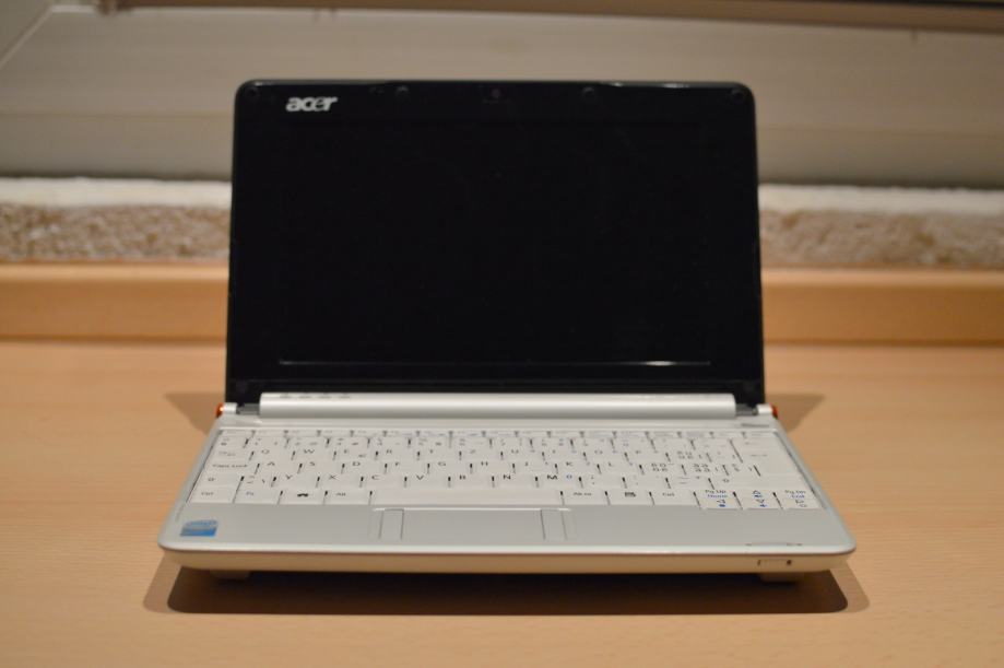 Acer Aspire One ZG5 8.9" netbook