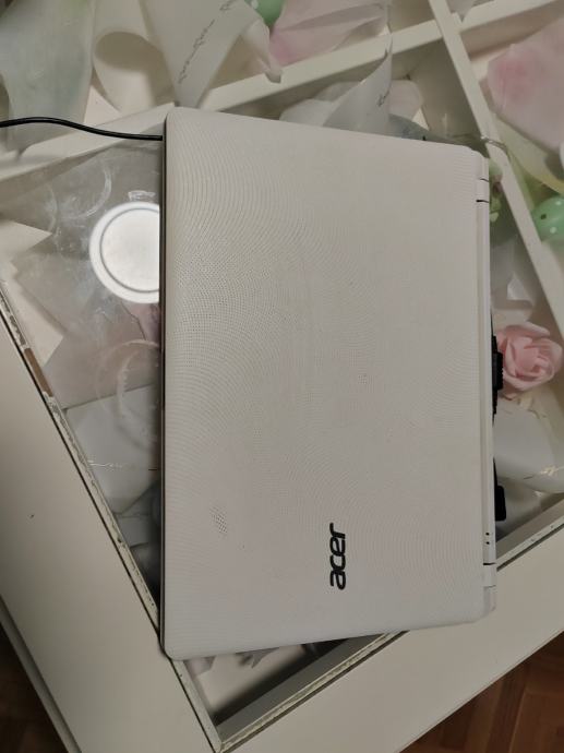 laptop Acer ES1-331