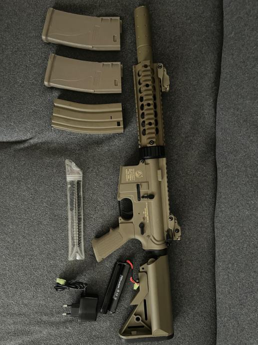 Colt M4A1 AEG replika