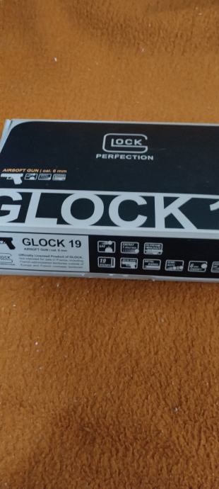 GLOCK 19   airsoft