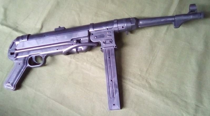 Šmajser/Maschinenpistole MP40 plastična spring Airsoft replika