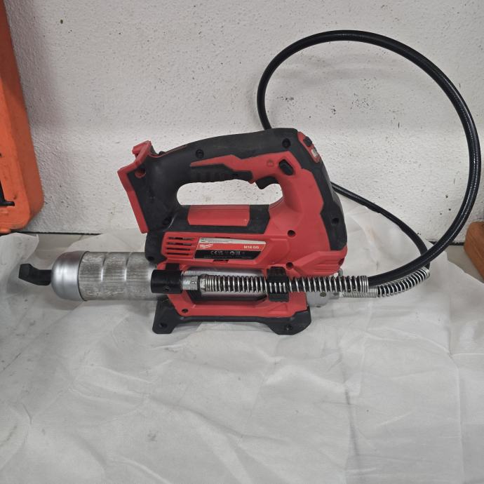 MILWAUKEE M18 GG mazalica