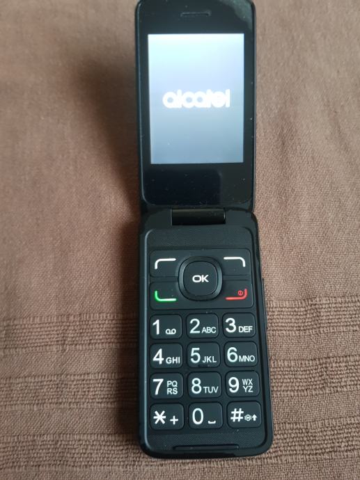 Alcatel Ot3025x,sve mreže,sa punjačem --za starije i slabovidne osobe