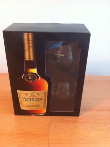 Hennessy *v*s* cognac poklon kutija 2 čaše