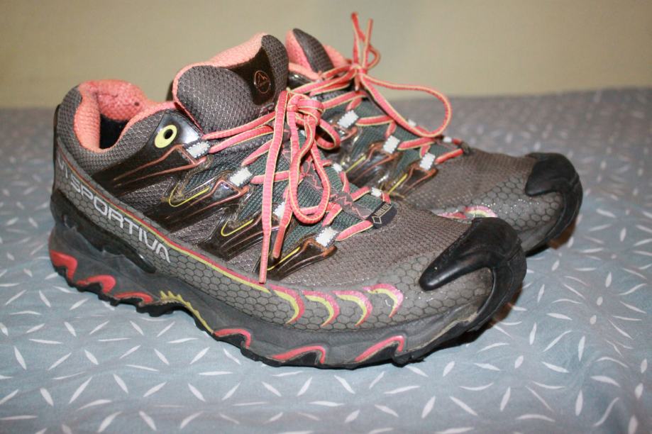 La sportiva Goretex tenisice br. 38