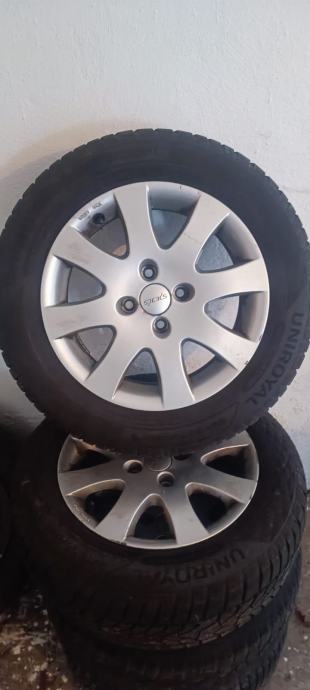 Fiat Punto Alu felge 15'' sa zimskim gumama  4 kom.