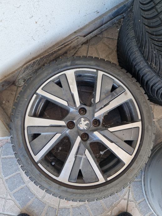 Alu felge 17'' sa Pirelli M+S gume sa pahuljom