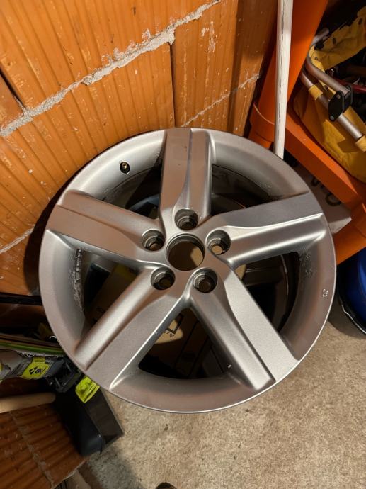 Alu felge orig Toyota 17'' rupe 5x114.3, 4 kom.