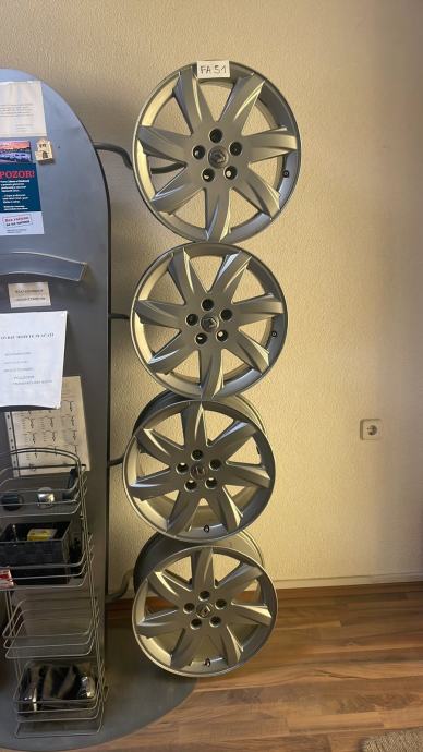 ALU FELGE 17'' rupe 5x114.3 RENAULT FA51