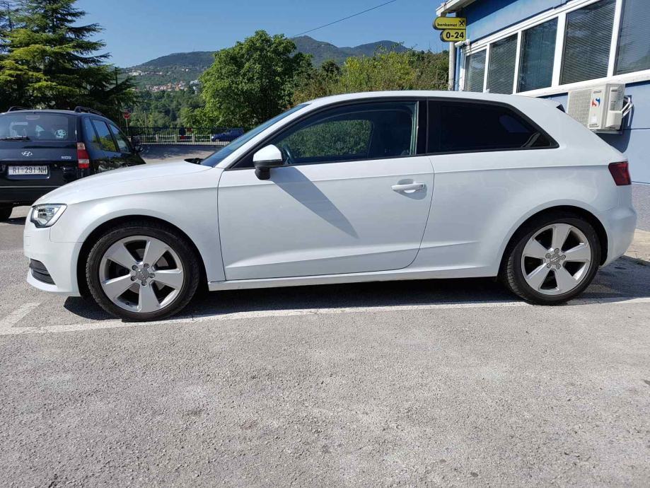 Audi A3 orginal alu felge 17" cola kataloški 8V0601025C , sport model