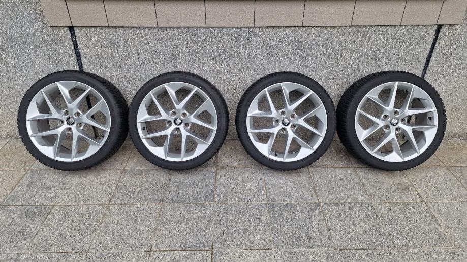 ORIGINAL SEAT 18' alu felge + Hankook Icept Evo 3 225/40R18, DOT3521