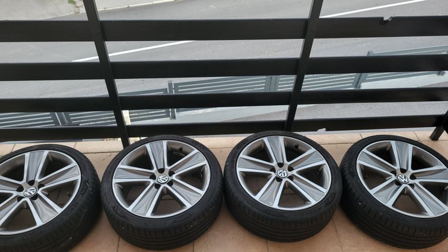 Originalne VW Polo Alu felge 17'' rupe 5x100, 4 kom. sa ljetnim gumama