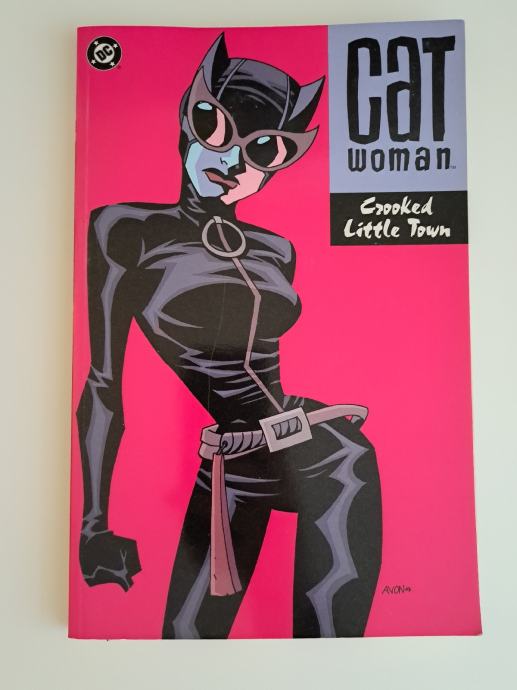 Catwoman: Crooked Little Town