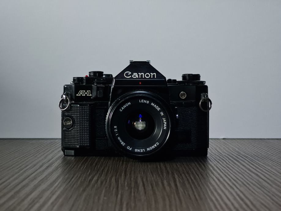 CANON A-1 analogni fotoaparat + Gratis film