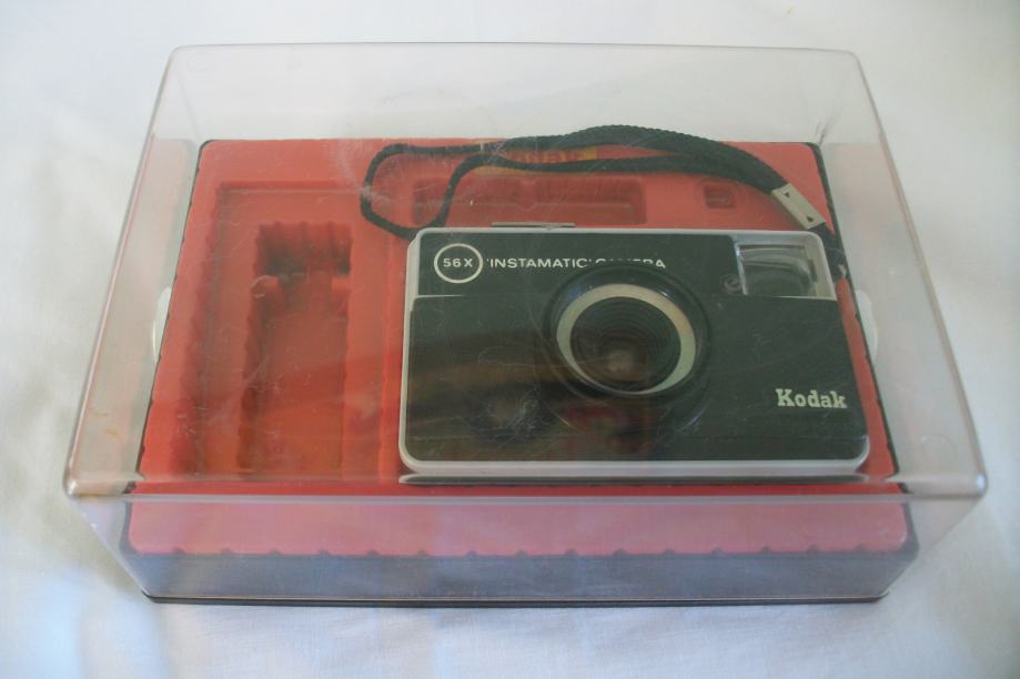 Kodak 56X Instamatic u originalnoj kutiji, sa magicube extenderom