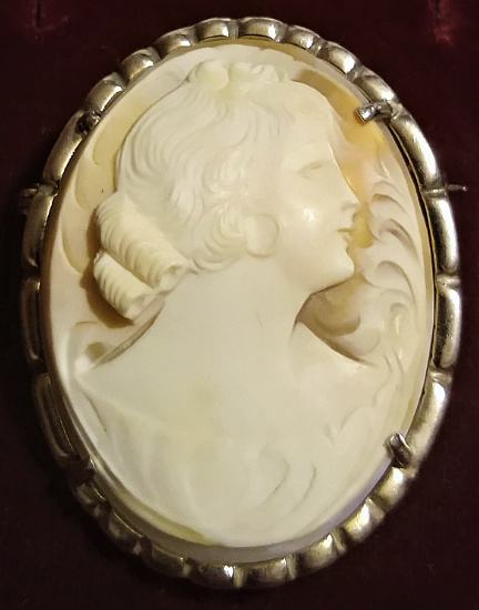 Antique Cameo - broš u srebru