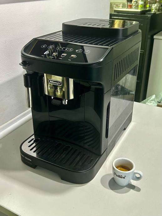 Aparat za espresso kavu DeLonghi 290.21B Magnifica EVO