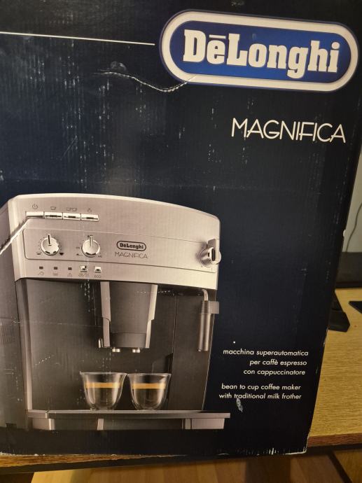 Aparat za kavu DeLonghi magnifica