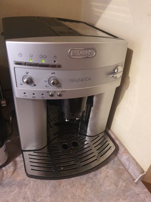 DeLonghi ESAM 3200.S Magnifica