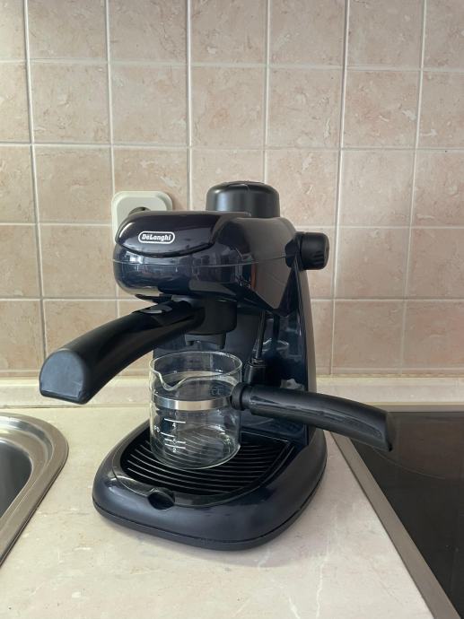 DeLonghi aparat za kavu