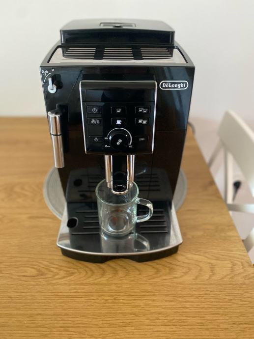 Kafe aparat DeLonghi