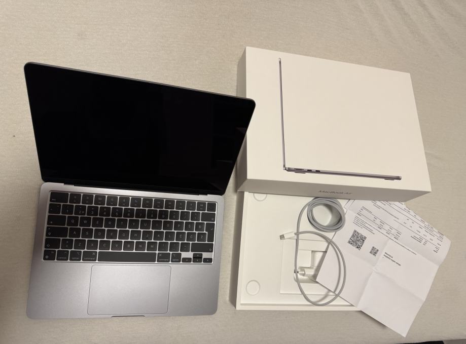 13 - inčni MacBook Air s čipom Apple M3