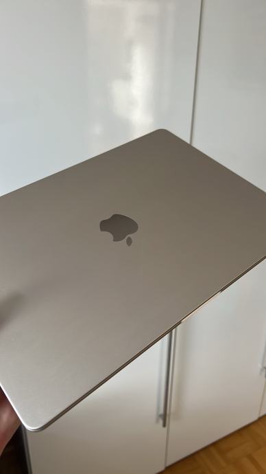 Apple MacBook Air 15.3’’ - boja Stardust (zlatna)