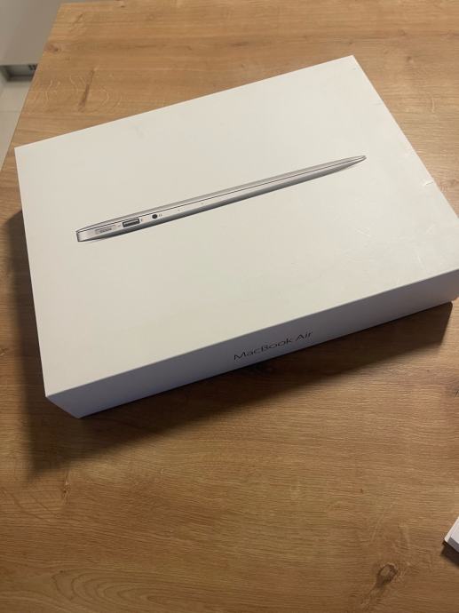 Apple MacBook AIR 2017 9/10