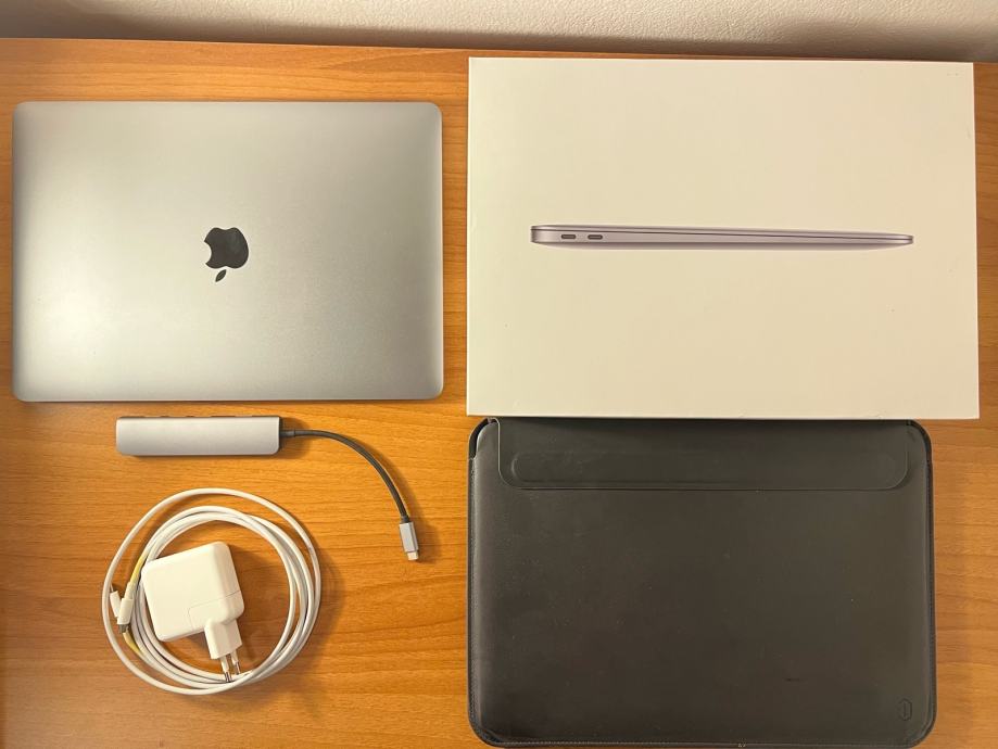 Apple MacBook Air M1 + Magnetna futrola + Dock