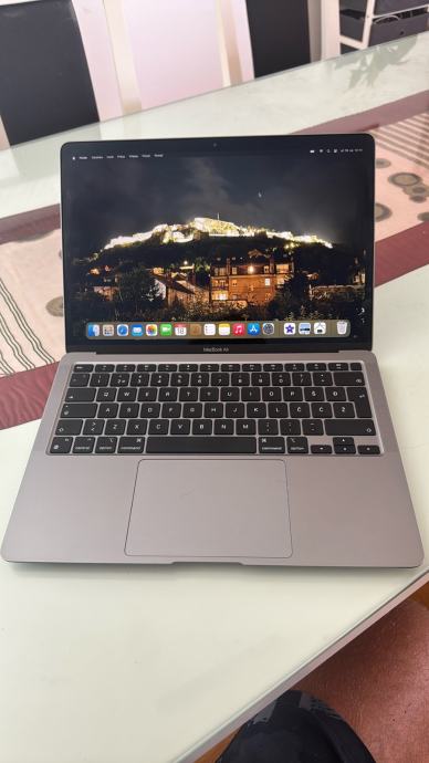 Apple macbook M1 2020