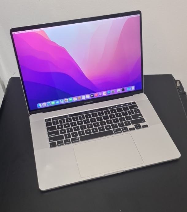 MacBook Pro 16" 2019, intel i9 ,64GB Ram, 1TB SSD, racun + jamstvo..