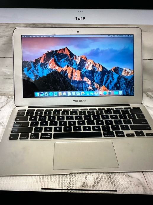 APPLE Ultraprijenosnik Macbook air 11.7  i7. 8gb