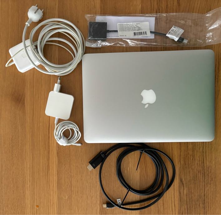 Macbook air 2017 13’ 128 GB , 8 GB RAM