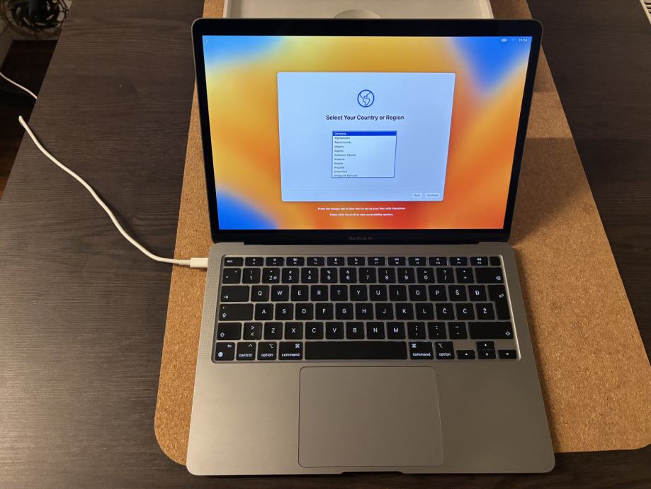 MacBook Air M1 13-inch 8GB/256GB