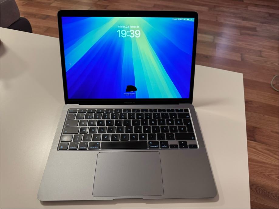 MacBook Air M1 2022 Space Grey 256 / 8