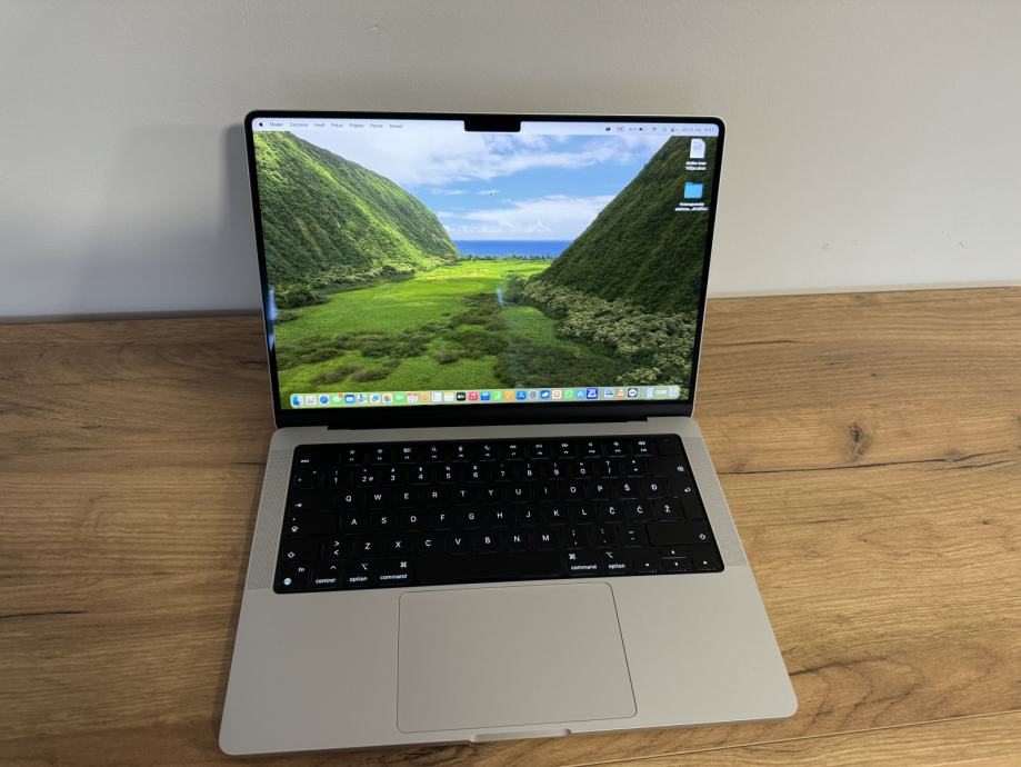 Macbook Pro 14 M3 SILVER, 1TB, 3 GOD GARANCIJE, KAO NOV, ZAMJENA