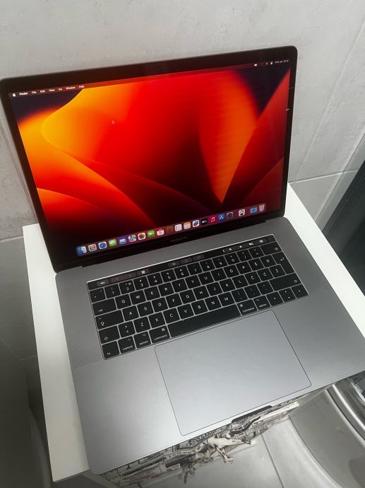 Macbook pro 15 2019 touchbar