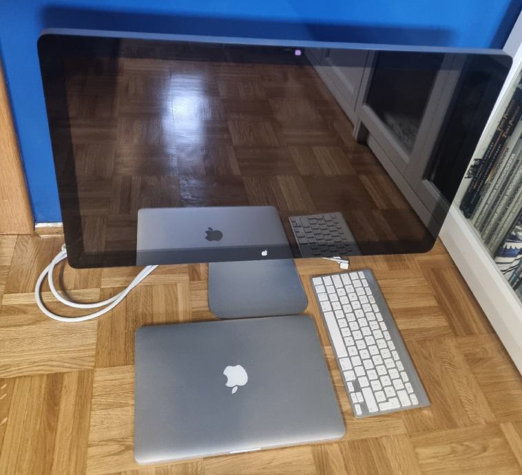 MacBook Pro, Apple Thunderbolt display, Apple tipkovnica