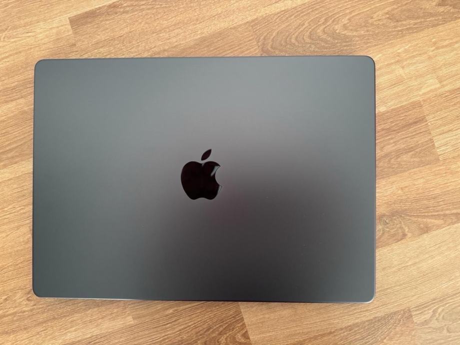 Macbook Pro M3 Pro 14"