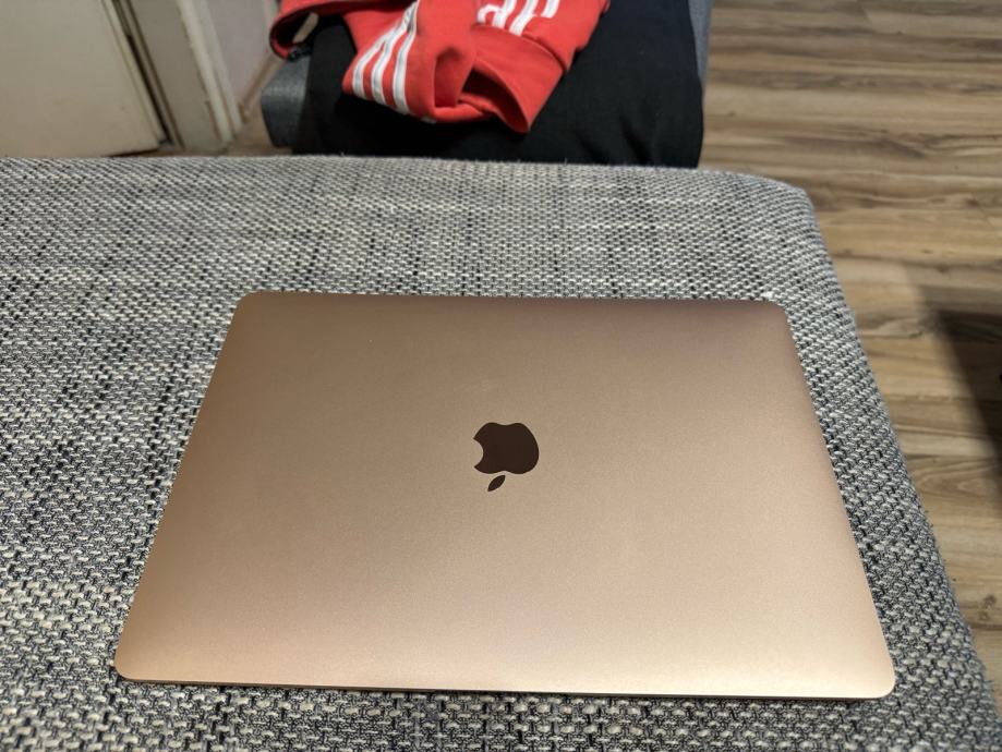 MacbookAir 13" M1/8/256gb, Gold za dijelove