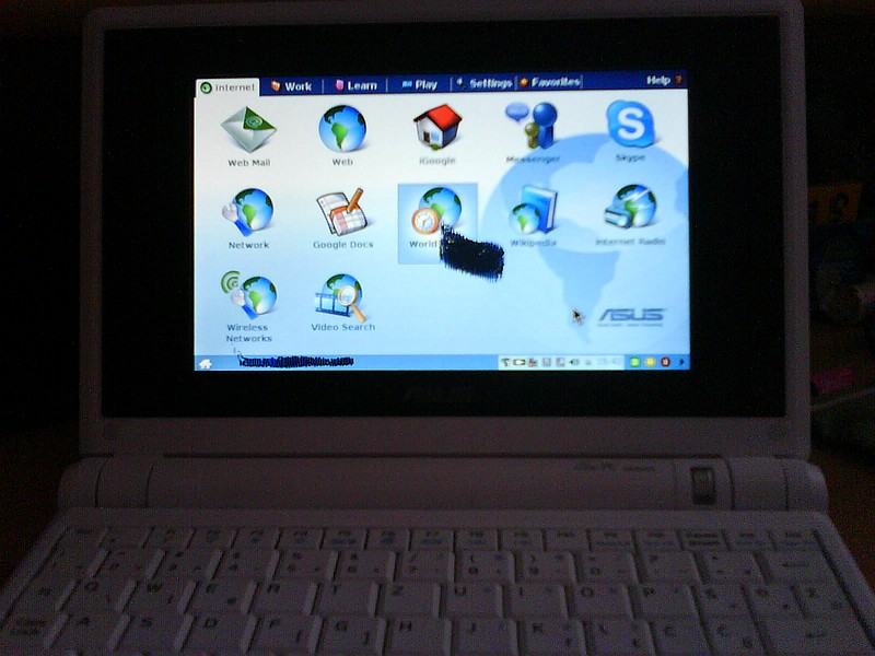 Asus eee pc 2g surf не включается