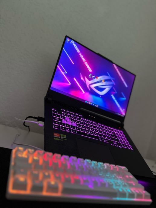 ASUS G17 ROG STRIX