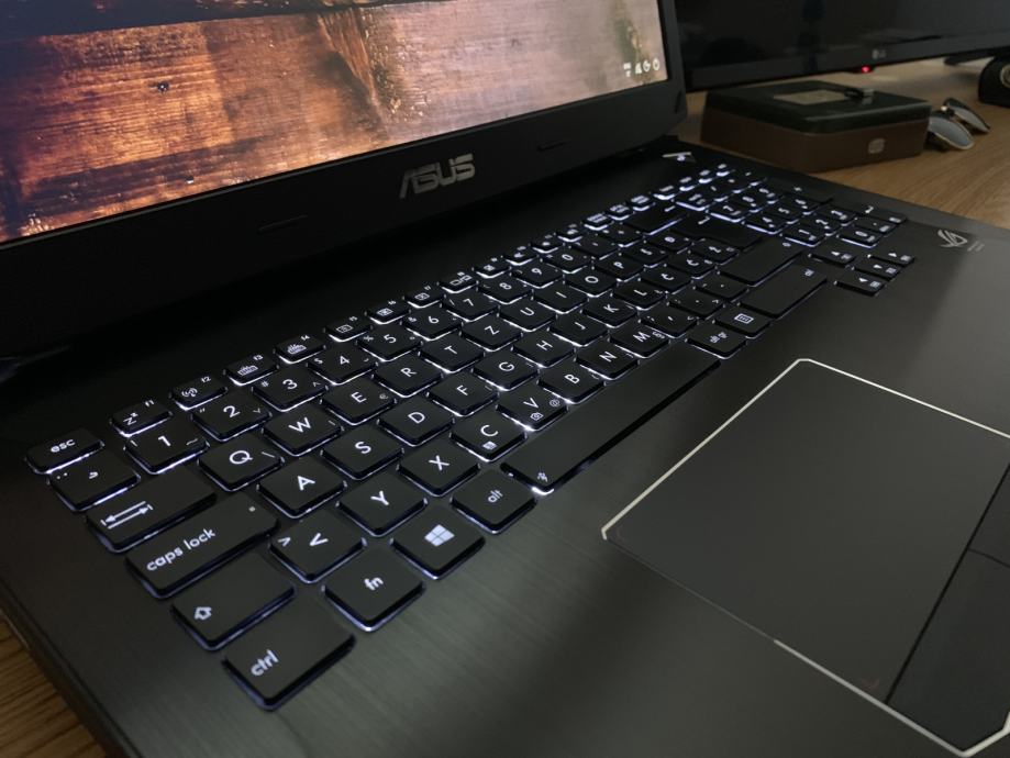 Asus g750jz не включается