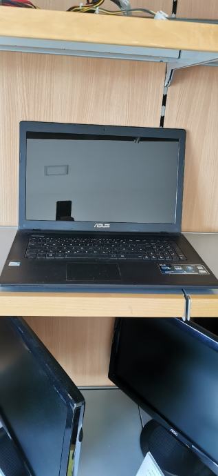 Laptop Asus 17 inch zaslon