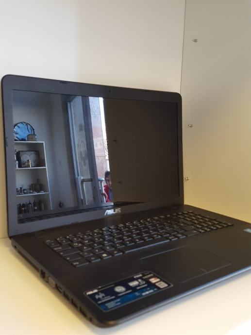 Laptop Asus F751S